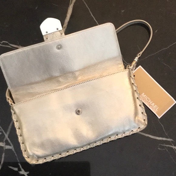 NWT Michael Kors silver wristlet - Picture 4 of 10